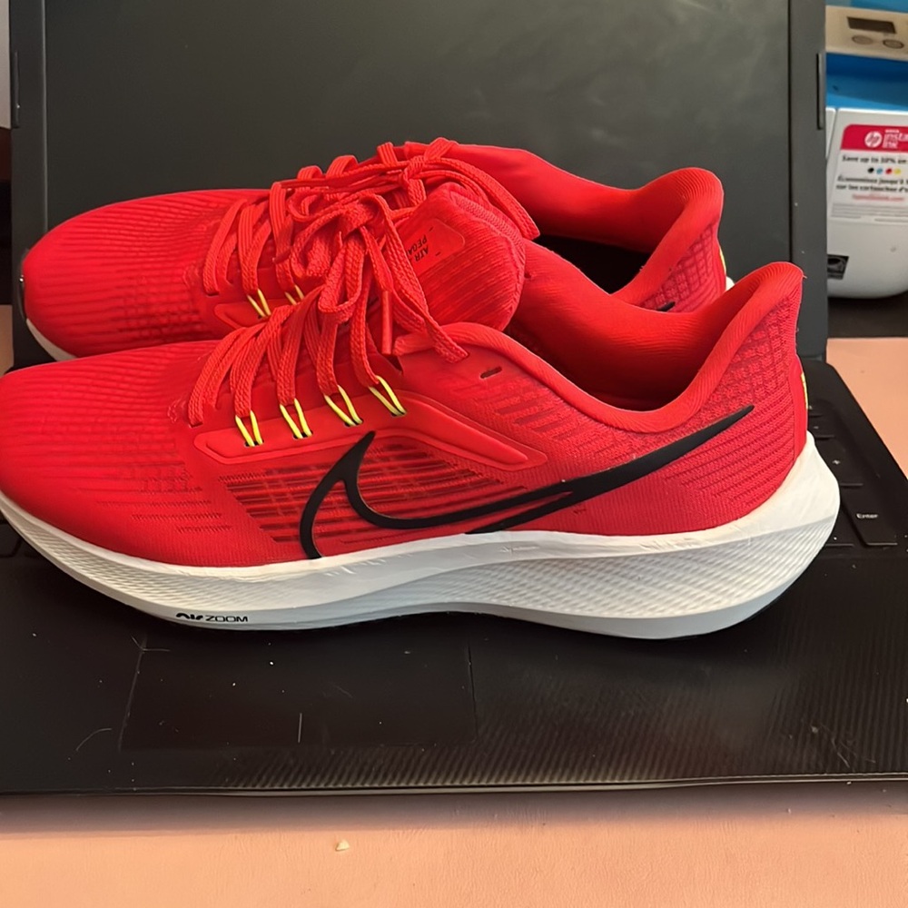Men Nike AirbZoom Pegasus. Size 9 worn once.